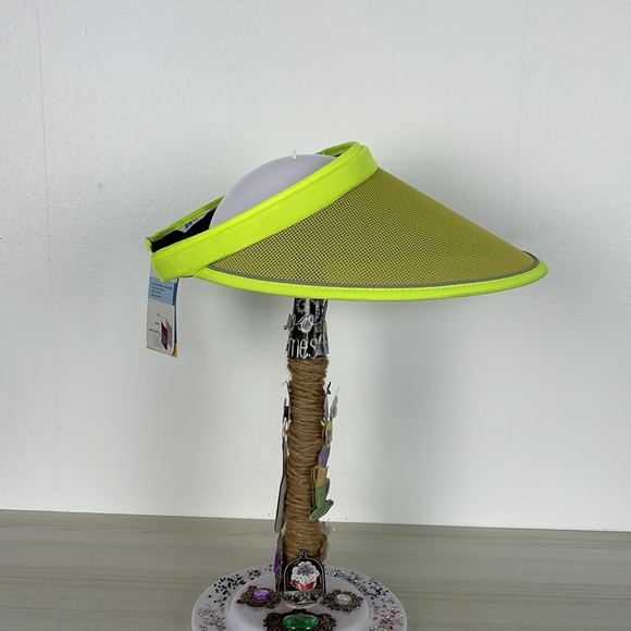 MG UV Protection 50+ unisex neon green clip on visor hat Size O/S - Picture 4 of 8